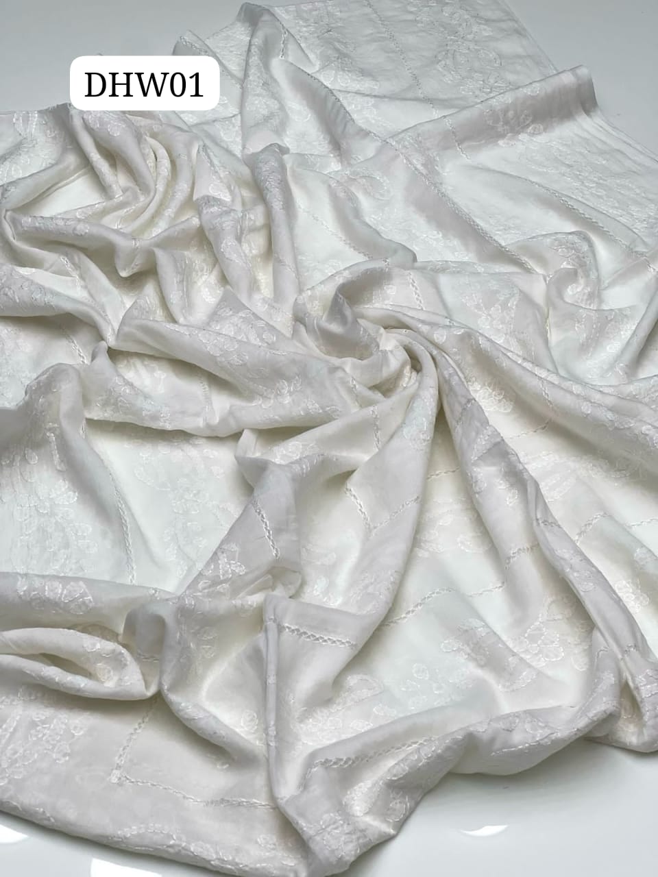 Pure Lawn Chadar Elegant And Beautiful Bhawalpuri Hand Made Tarkashi Chadar