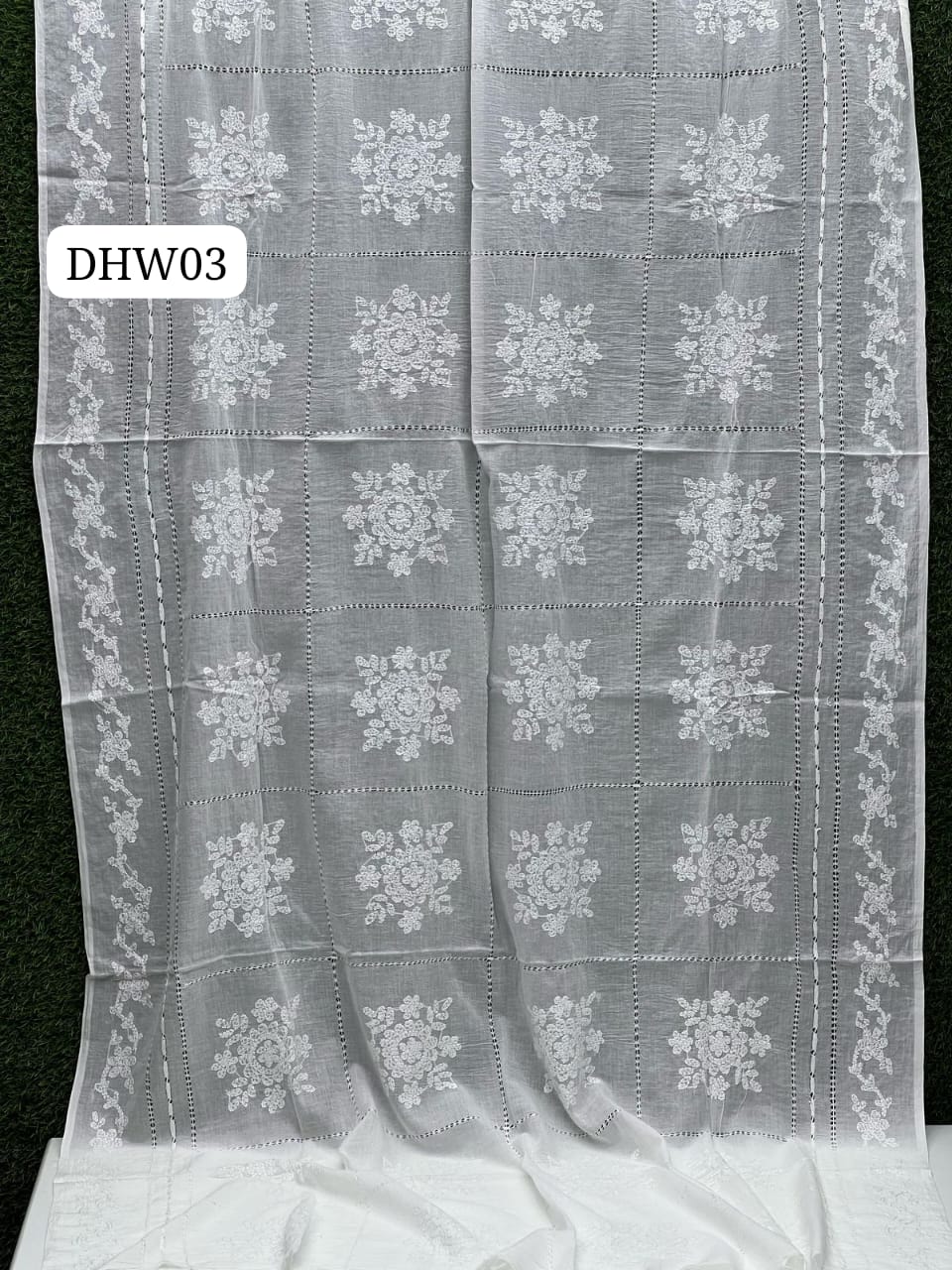 Pure Lawn Chadar Elegant And Beautiful Bhawalpuri Hand Made Tarkashi Chadar