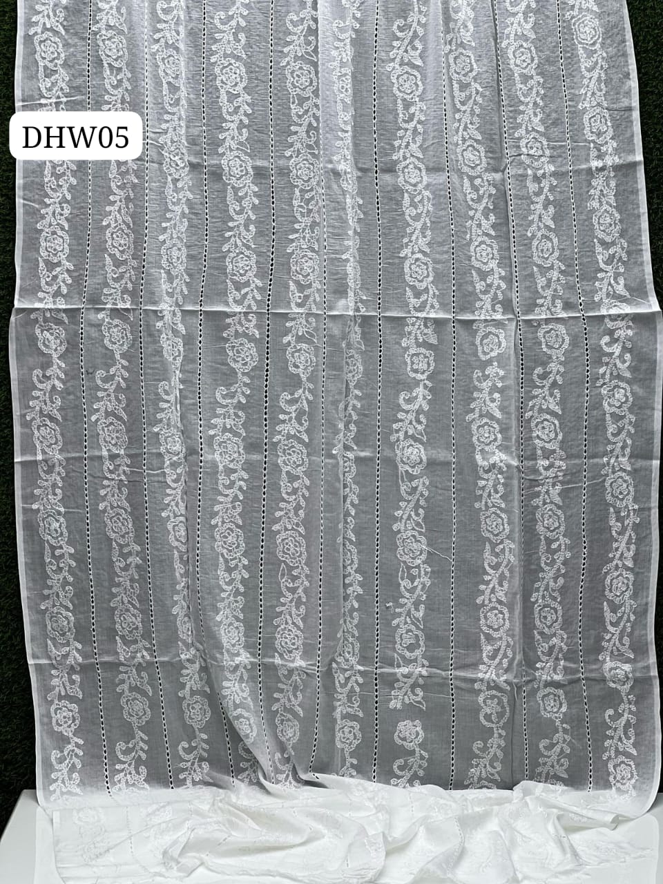 Pure Lawn Chadar Elegant And Beautiful Bhawalpuri Hand Made Tarkashi Chadar