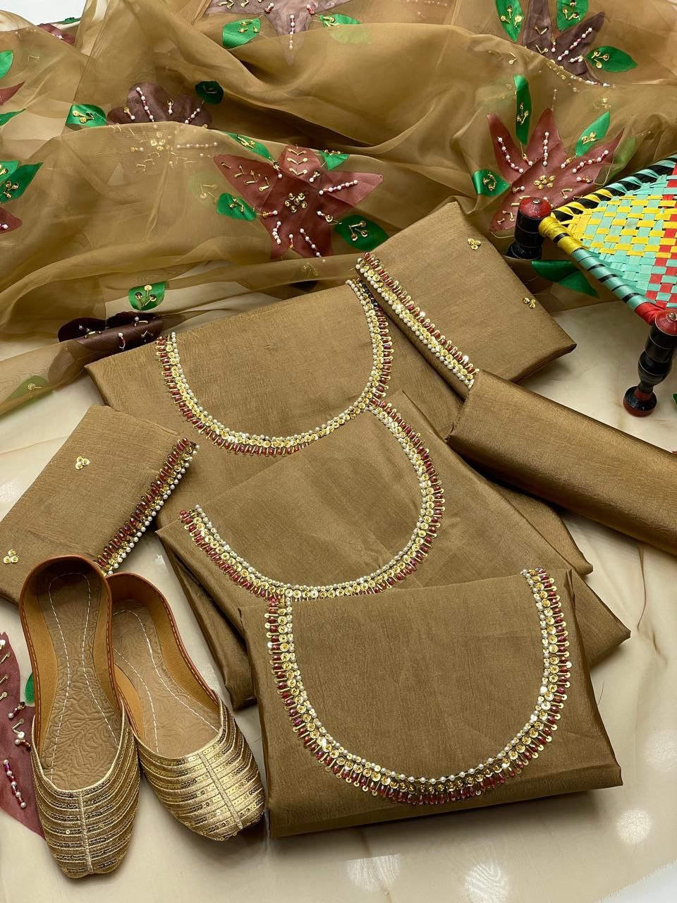 New Oil Paint 4pc Dress  with Free Khussa 🥻