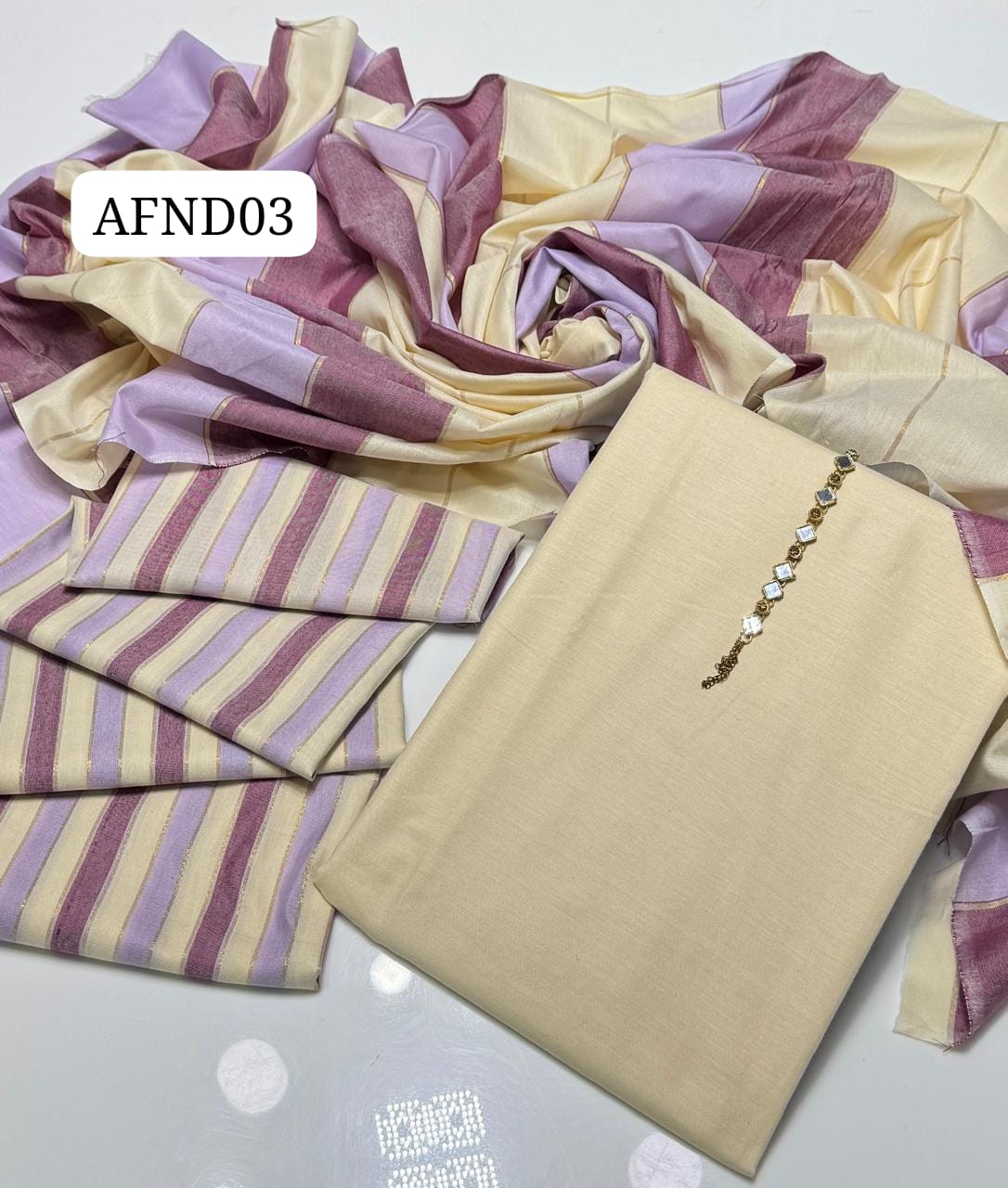 Stuff Khaddi Lawn Plain Shirt,, lining Trouser Along With Khaddi Lawn Patta Dupatta Shawl,  3pcs Dress💫
