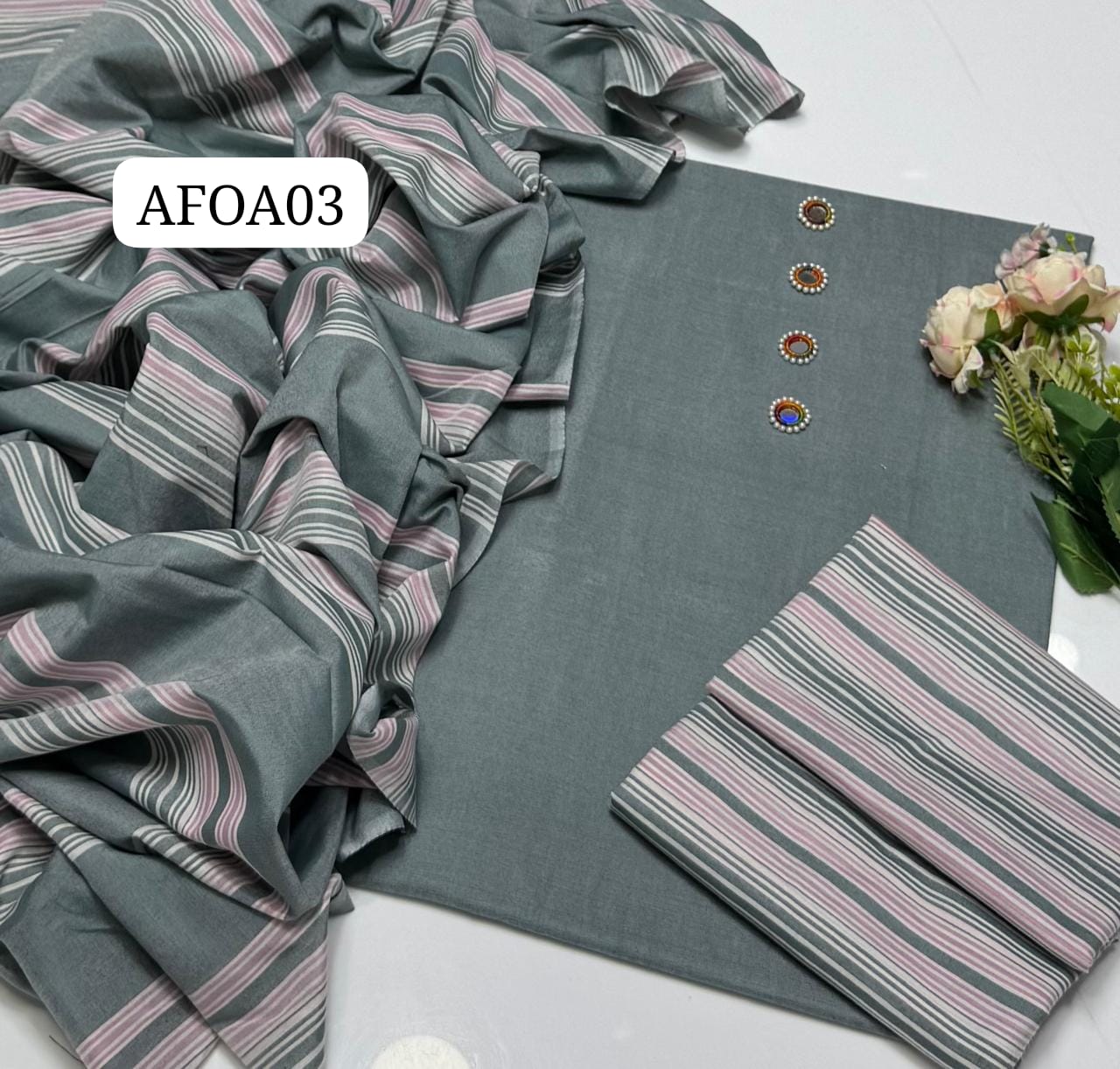 Stuff Khaddi Lawn Plain Shirt,, lining Trouser Along With Khaddi Lawn Patta Dupatta Shawl,  3pcs Dress💫