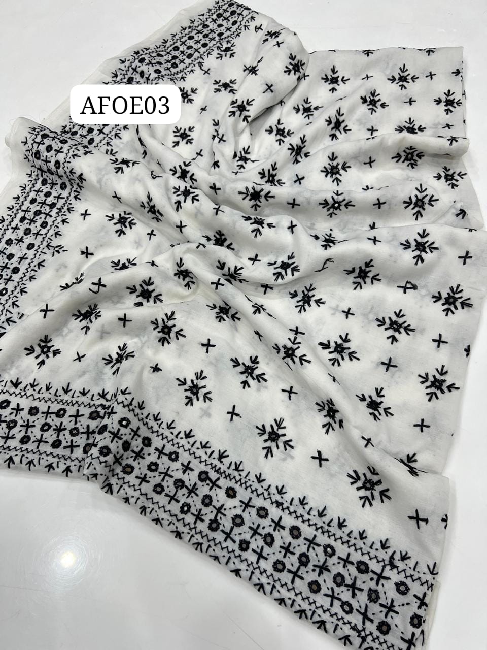 Stuff Swiss Lawn Chawal Shisha Jaal 4 Sided Border  With original Mirror heavy work  beautifull Chaddar Latest Artical💫