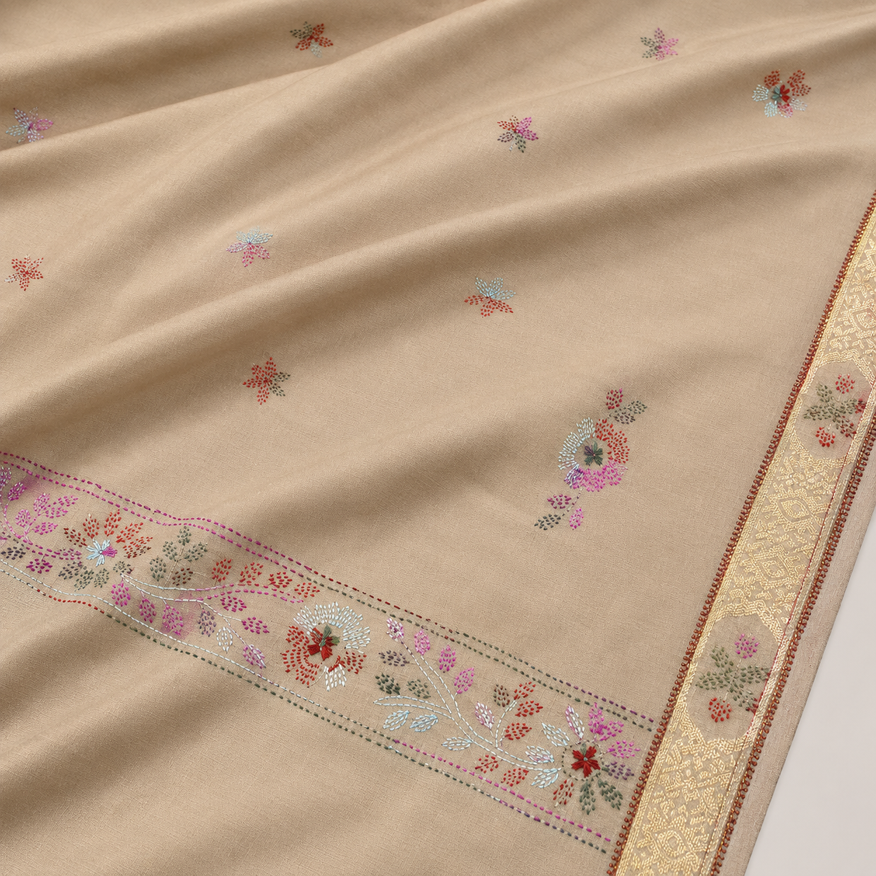 Pure Lawn Jacquard Border With Handmade Embroidery Chaddar